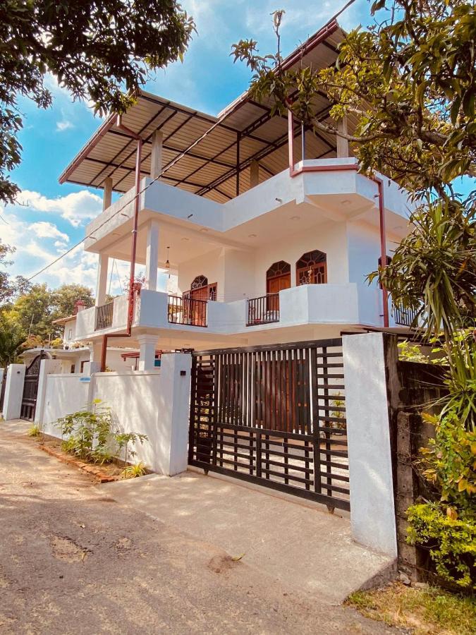 Airport Layover B&B Katunayake Exterior photo